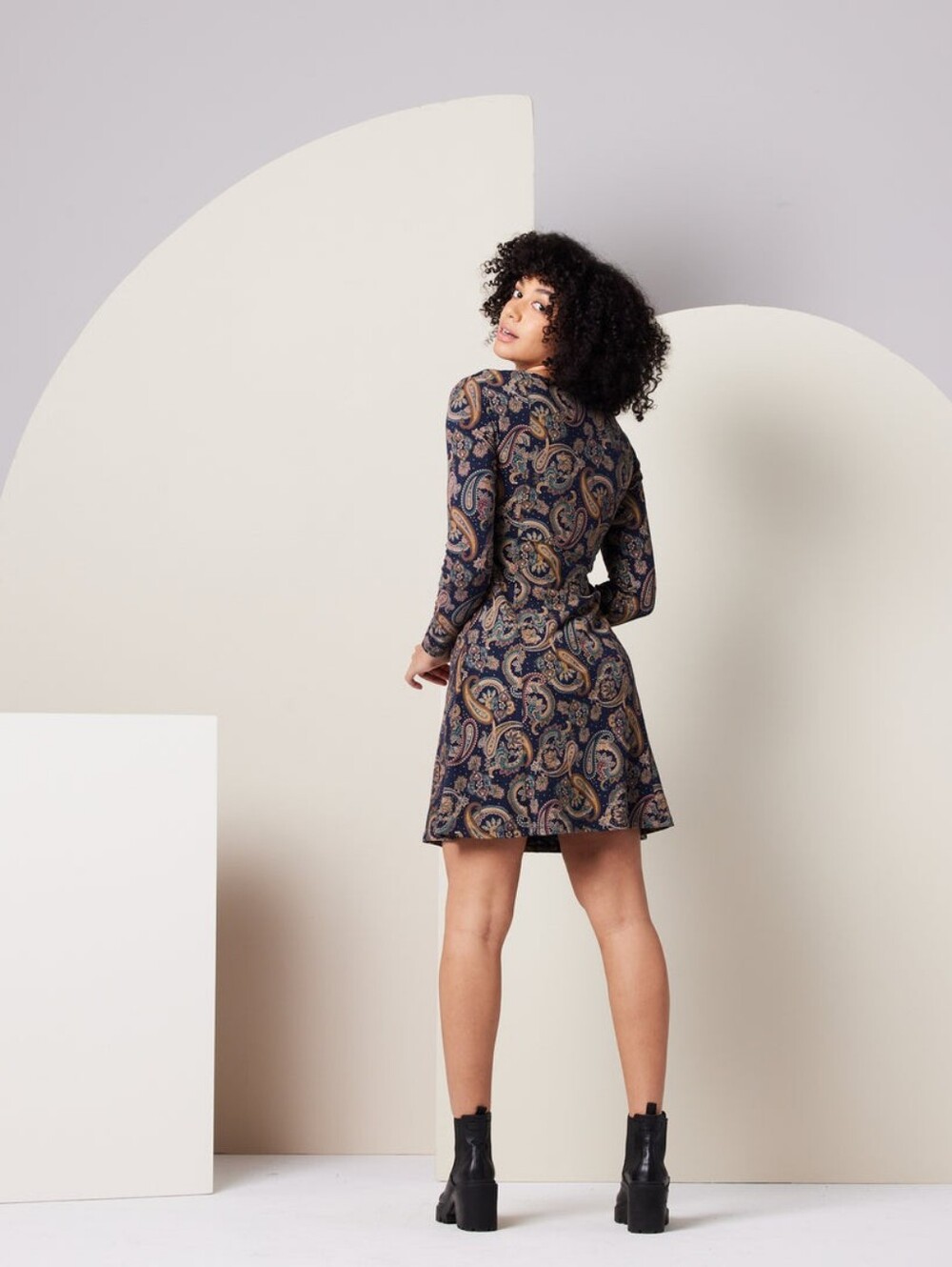Known Supply Blue Paisley Long Sleeve Mini Dress - Picture 2 of 4